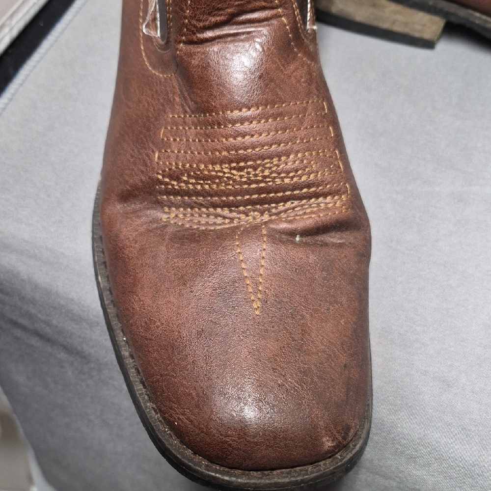 Ariat Two-Tone Western Boots - Picture 10 of 11